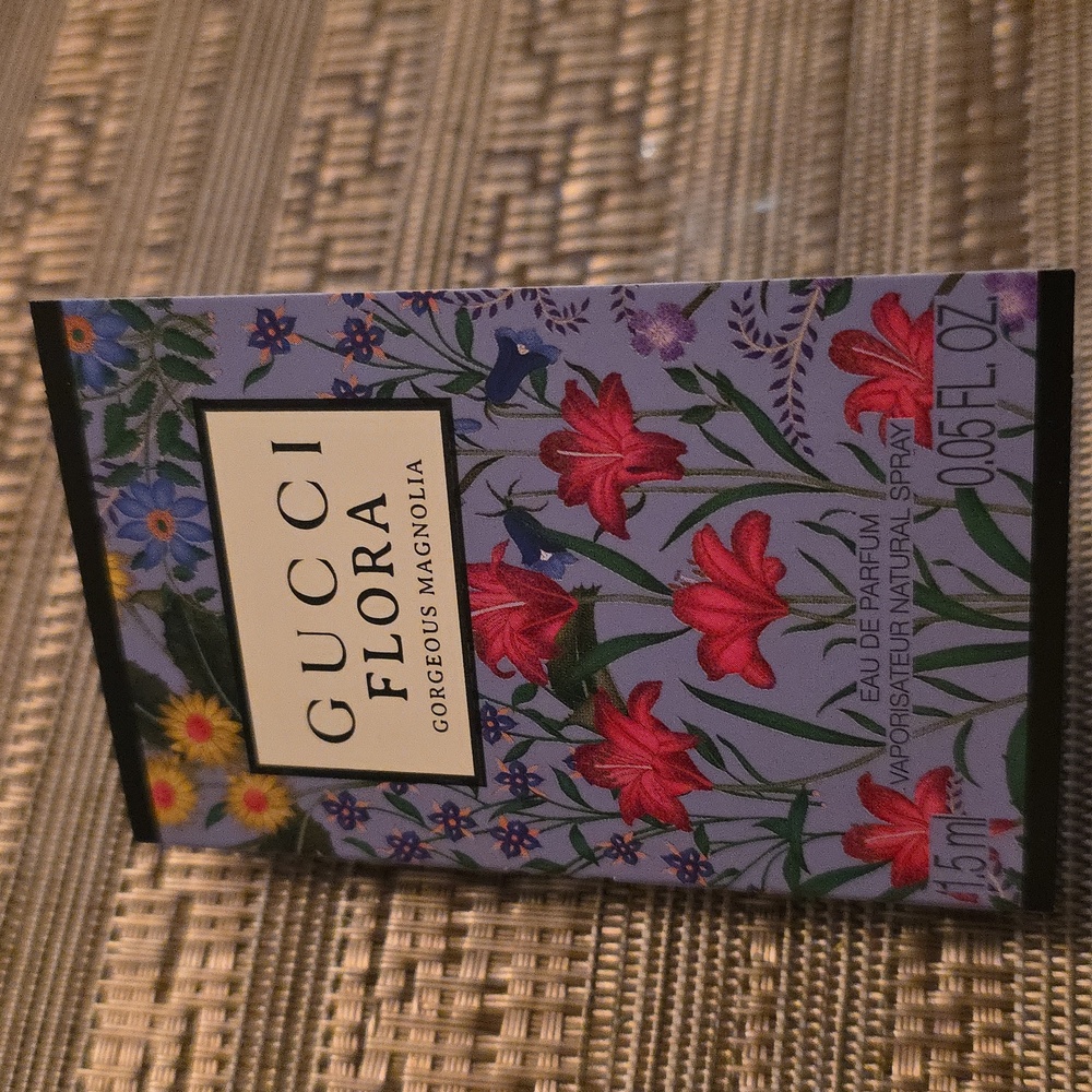 New GUCCI Flora Gorgeous Magnolia edp 0.05oz/ 1.5ml Sample Spray